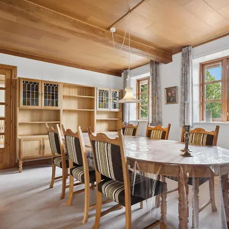 Ferienhaus Lovely In